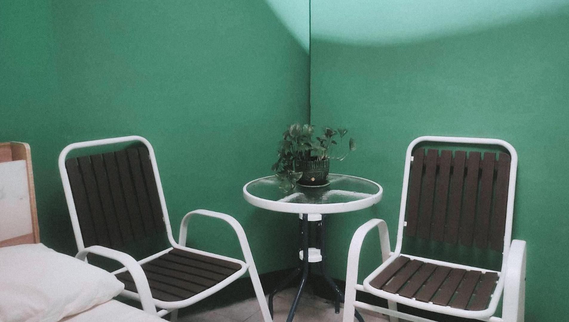 Happiness Community Wake & Bake - Rooftop Bar & Bistro