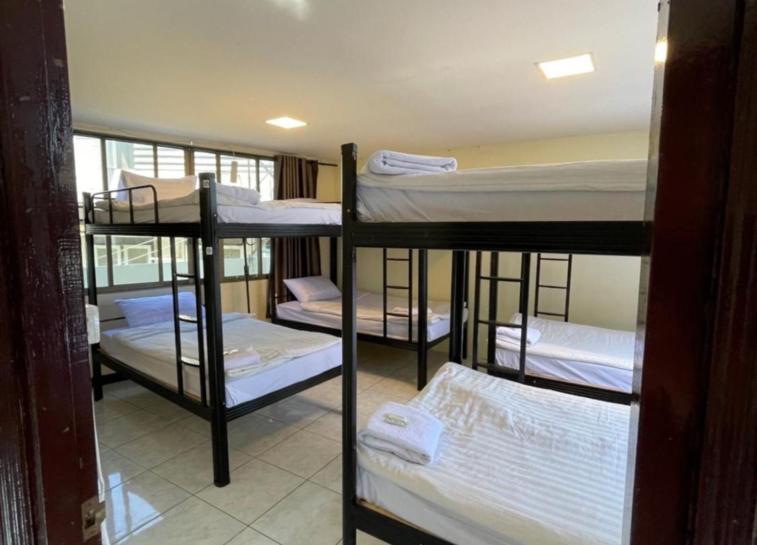โรงแรม Maland House - Soi 14 Saisong Road *