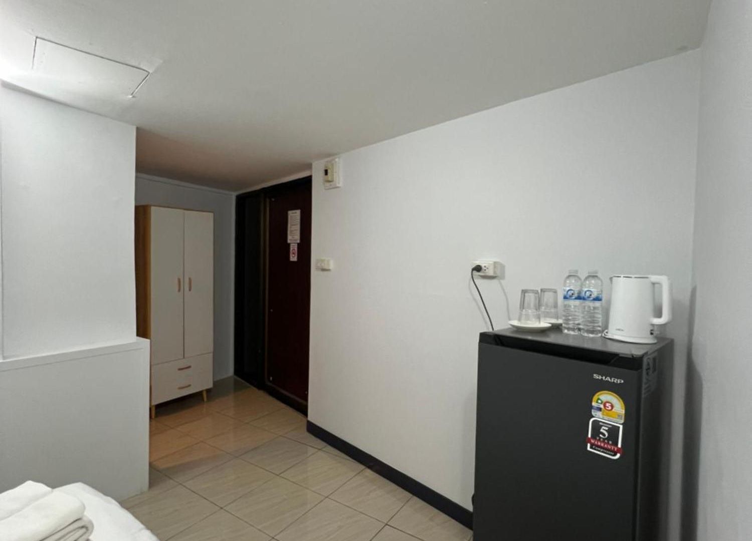 โรงแรม Maland House - Soi 14 Saisong Road *