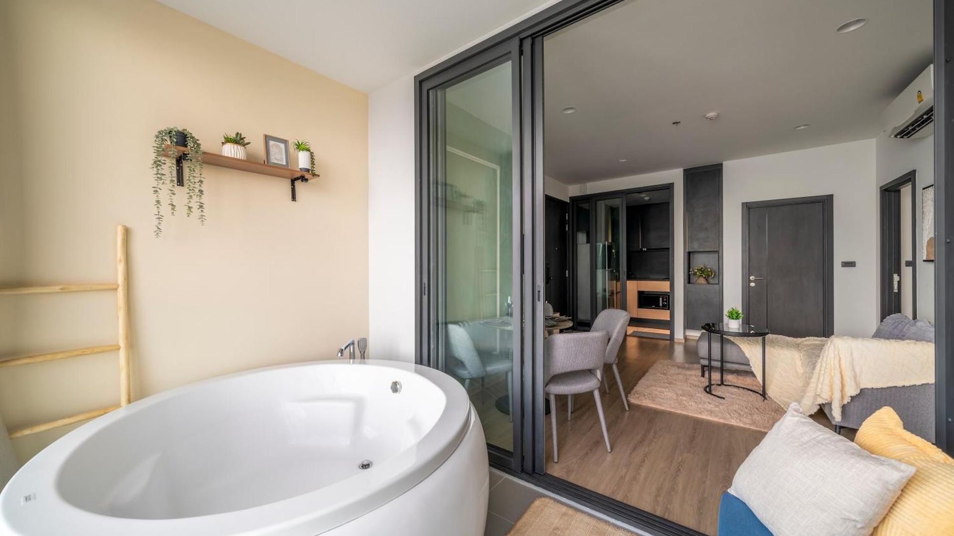 โรงแรม Vacaystation Edge Pattaya