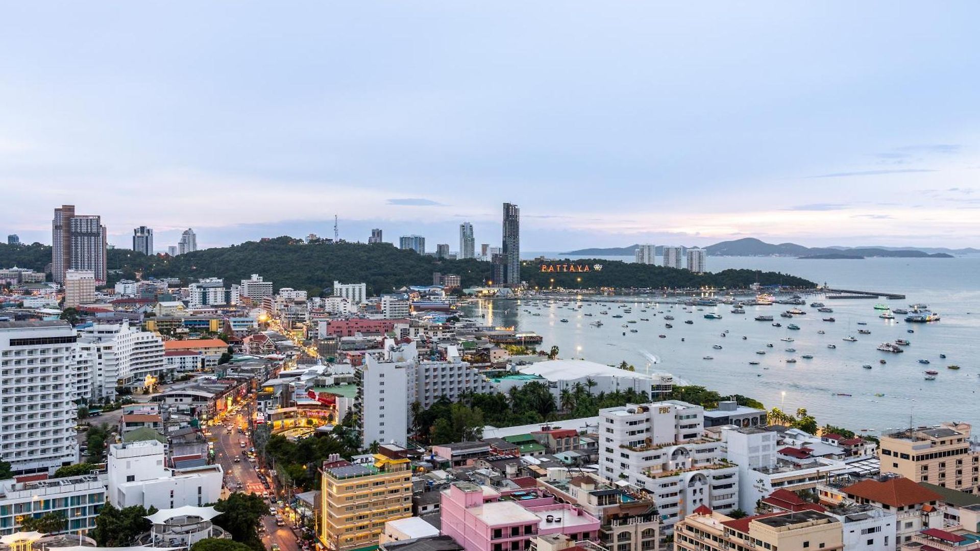 โรงแรม Vacaystation Edge Pattaya