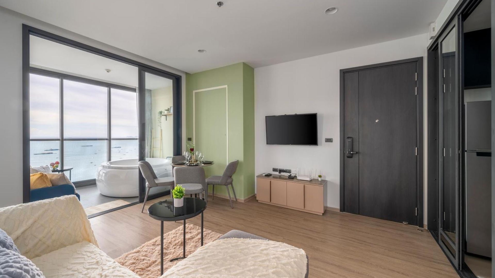 โรงแรม Vacaystation Edge Pattaya