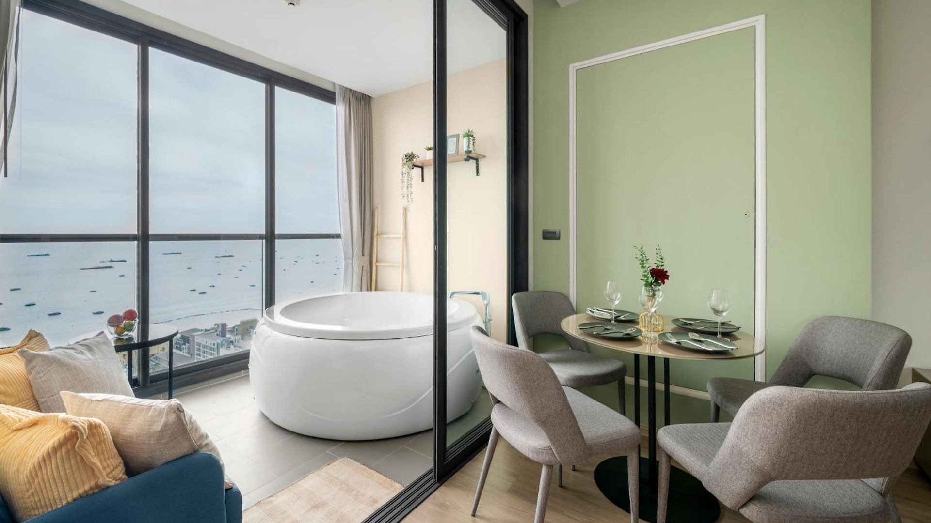 Vacaystation Edge โรงแรม 4*