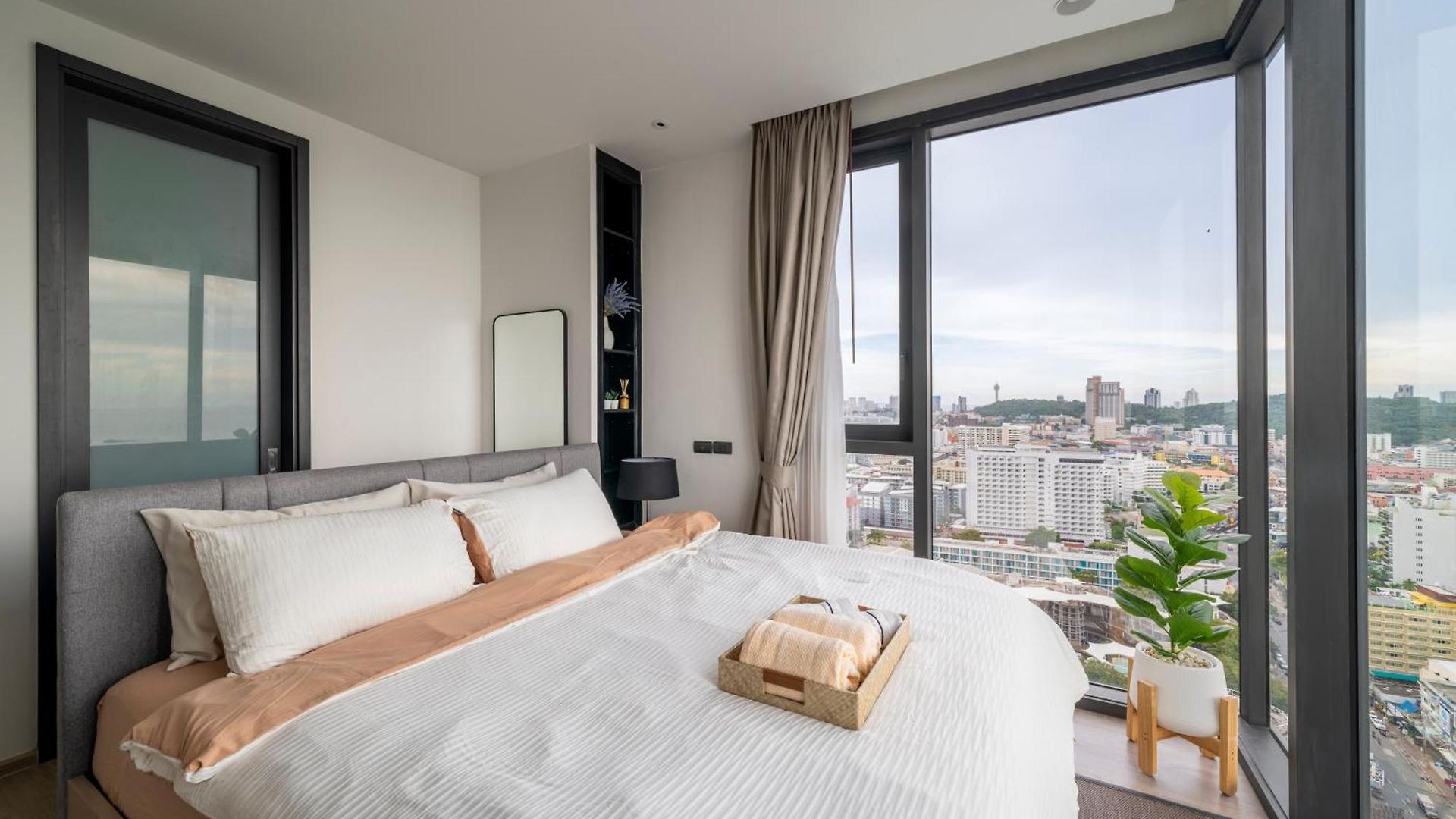 Vacaystation Edge โรงแรม Pattaya