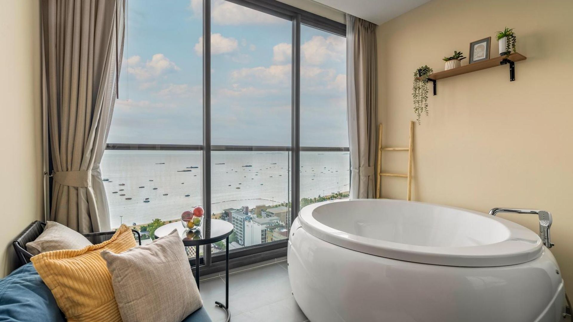โรงแรม Vacaystation Edge 4*