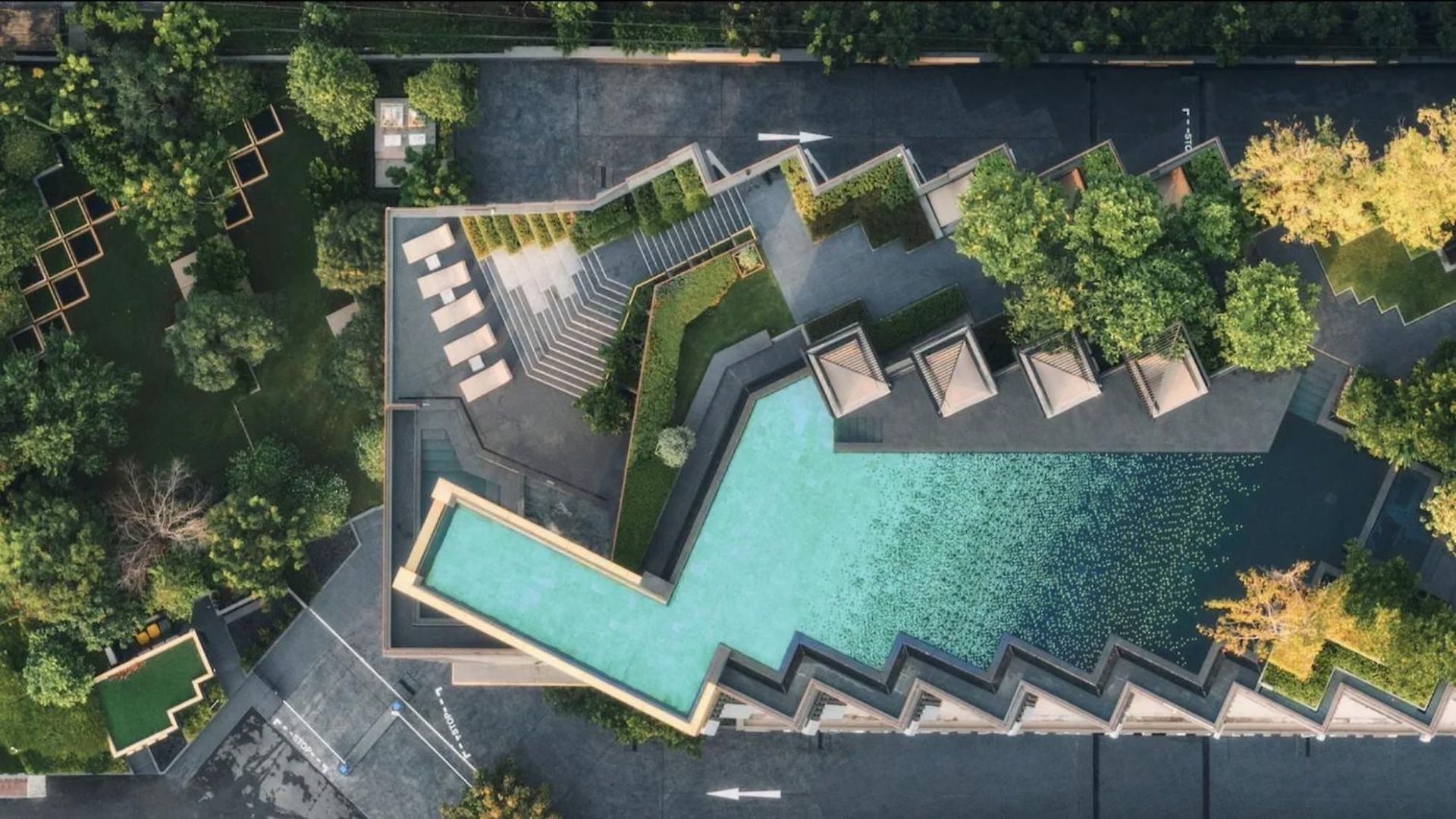 Vacaystation Edge โรงแรม Pattaya