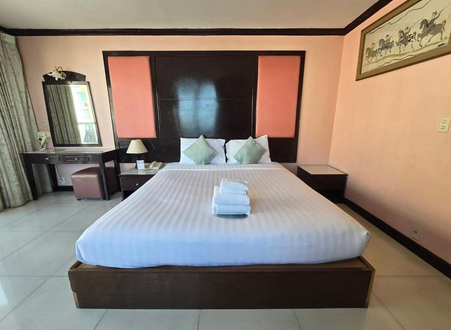 ไมค์บีชรีสอร์ท Pattaya