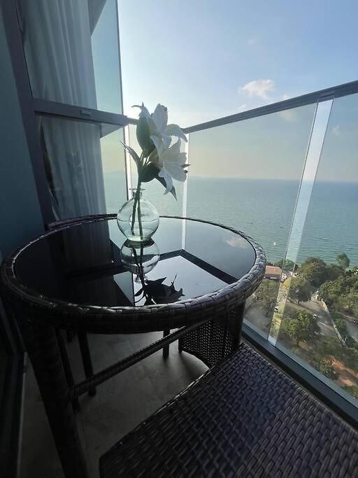 อพาร์ทเม้น Sea View At The Front - Breathtaking View