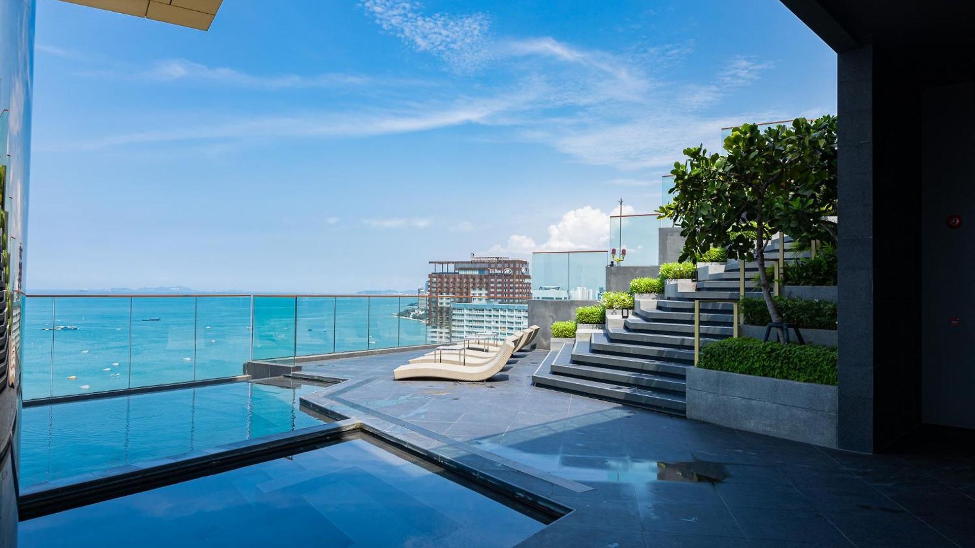 Edge Sea View