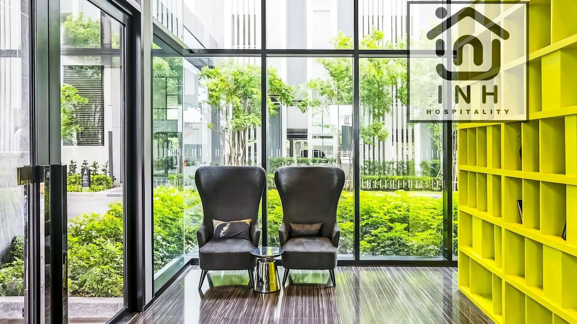 อพาร์ตโฮเทล The Base Exclusive By Inh Global *