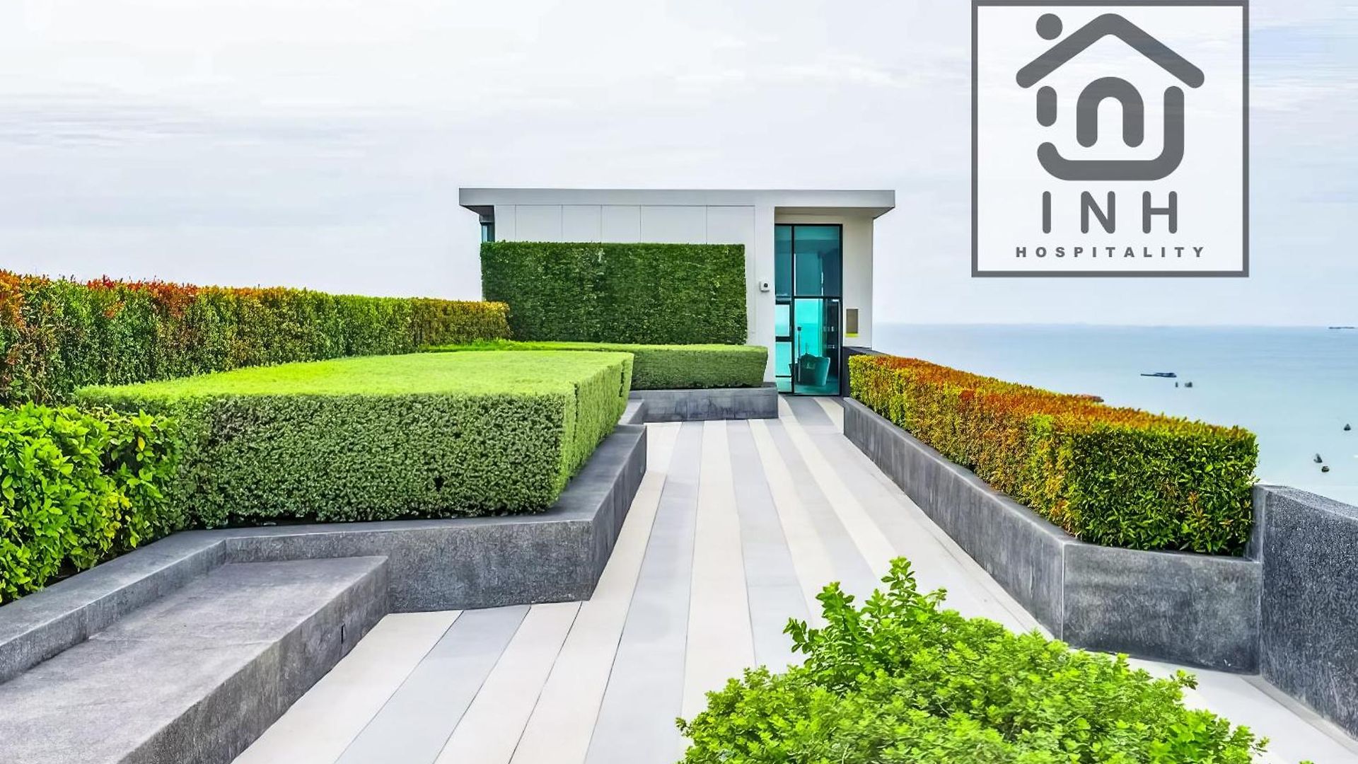 อพาร์ตโฮเทล The Base Exclusive By Inh Global