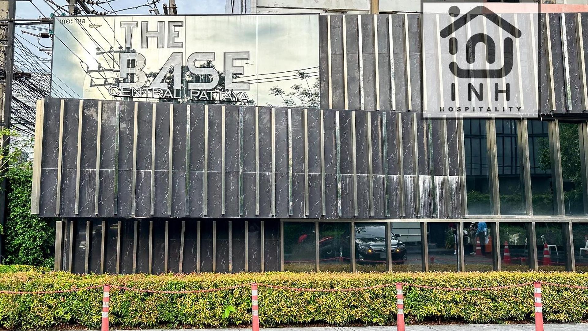 อพาร์ตโฮเทล The Base Exclusive By Inh Global