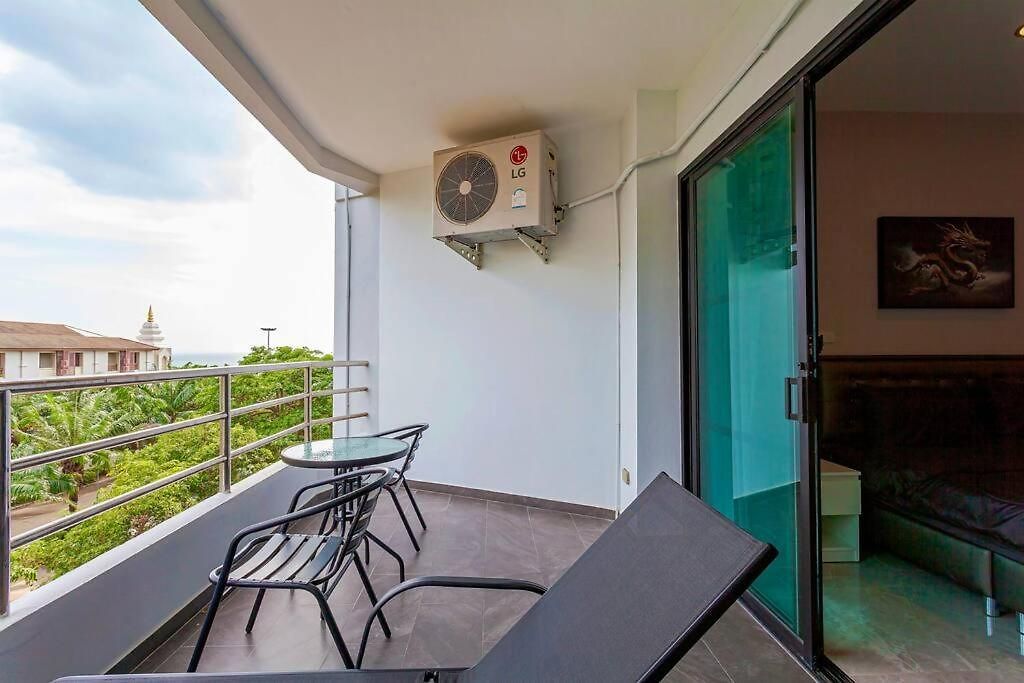 Beachfront Phratamnak อพาร์ทเม้น