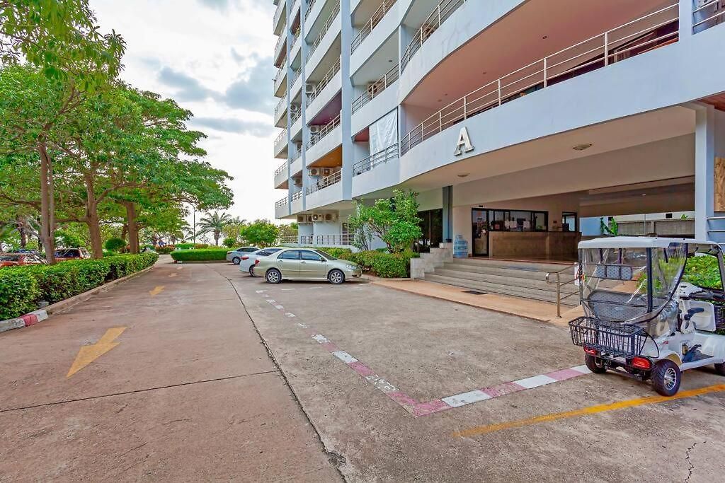 อพาร์ทเม้น Beachfront Phratamnak