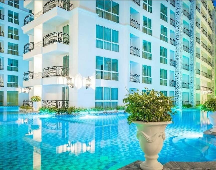 อพาร์ทเม้น 1bed Luxury With Pool & Gym Access Near Walking Street *