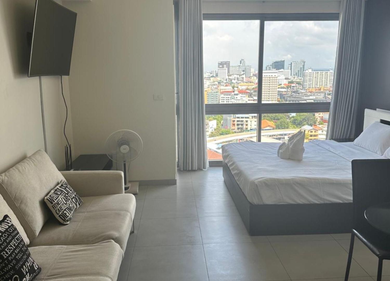 อพาร์ตโฮเทล Unixx Seaview Pattaya