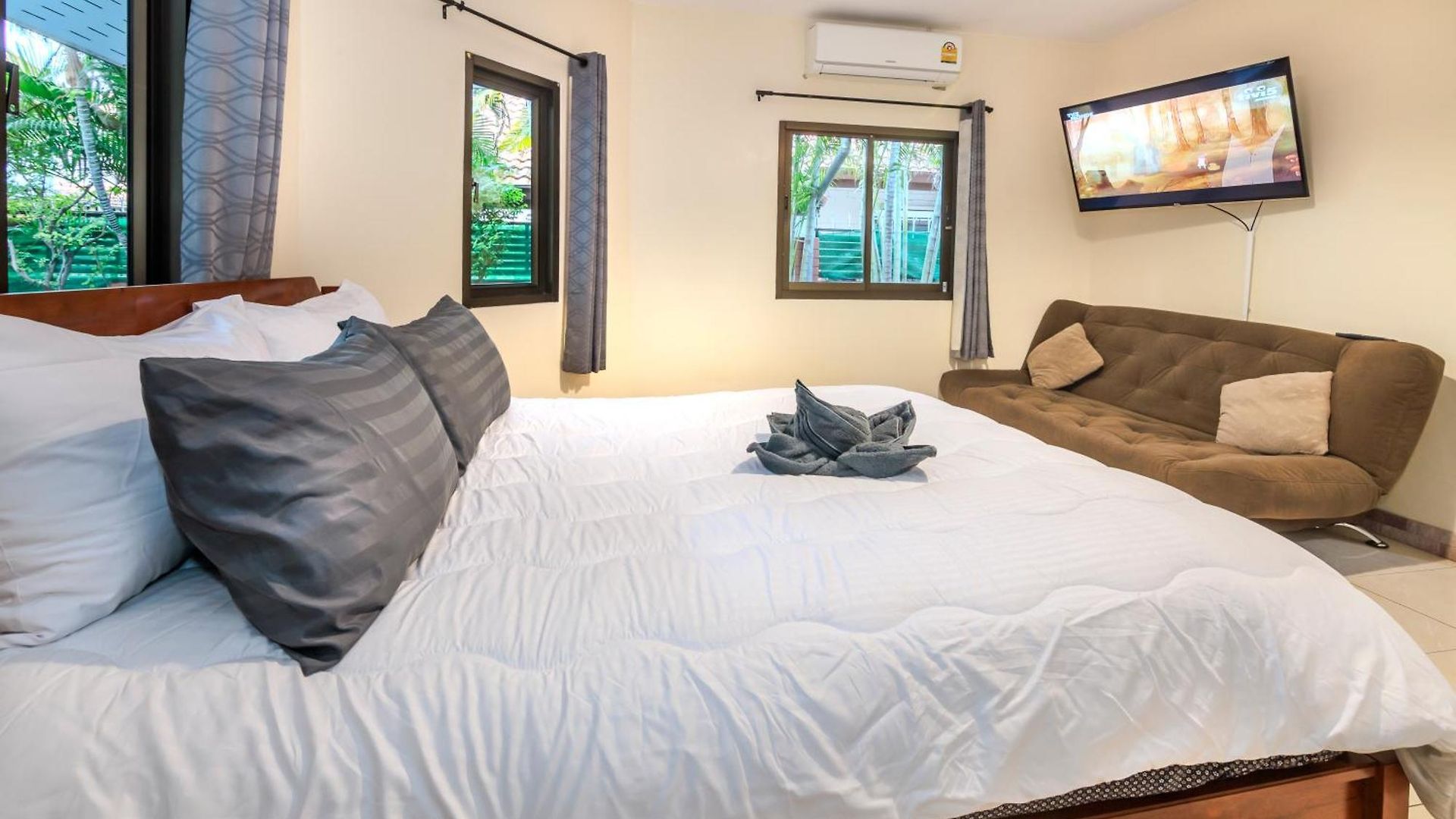 Garden Near Walking Street And Beaches Pattaya