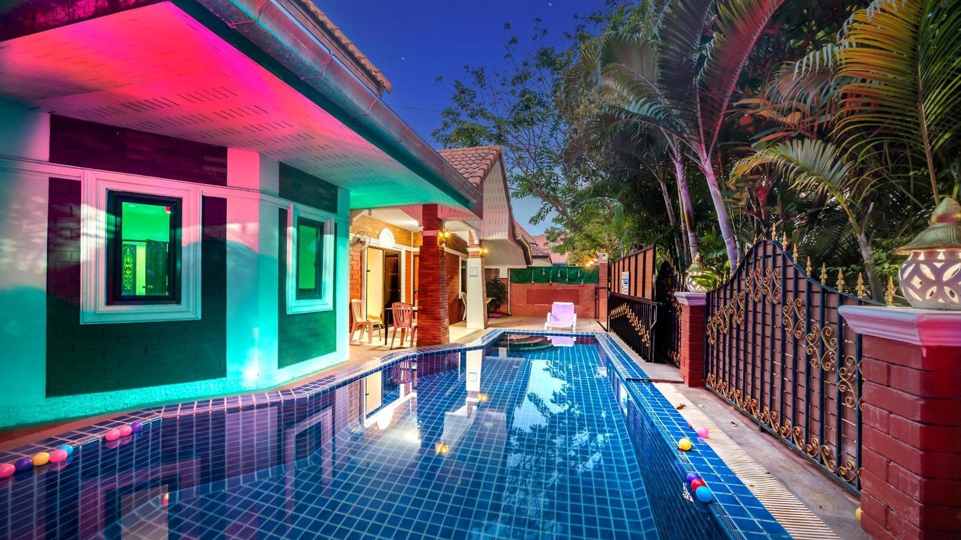 Garden Near Walking Street And Beaches Pattaya