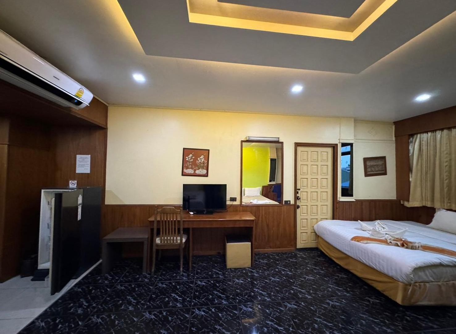 Mr.mac's Place โรงแรม Pattaya