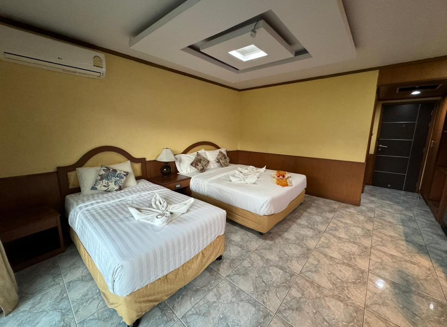 Mr.mac's Place โรงแรม Pattaya