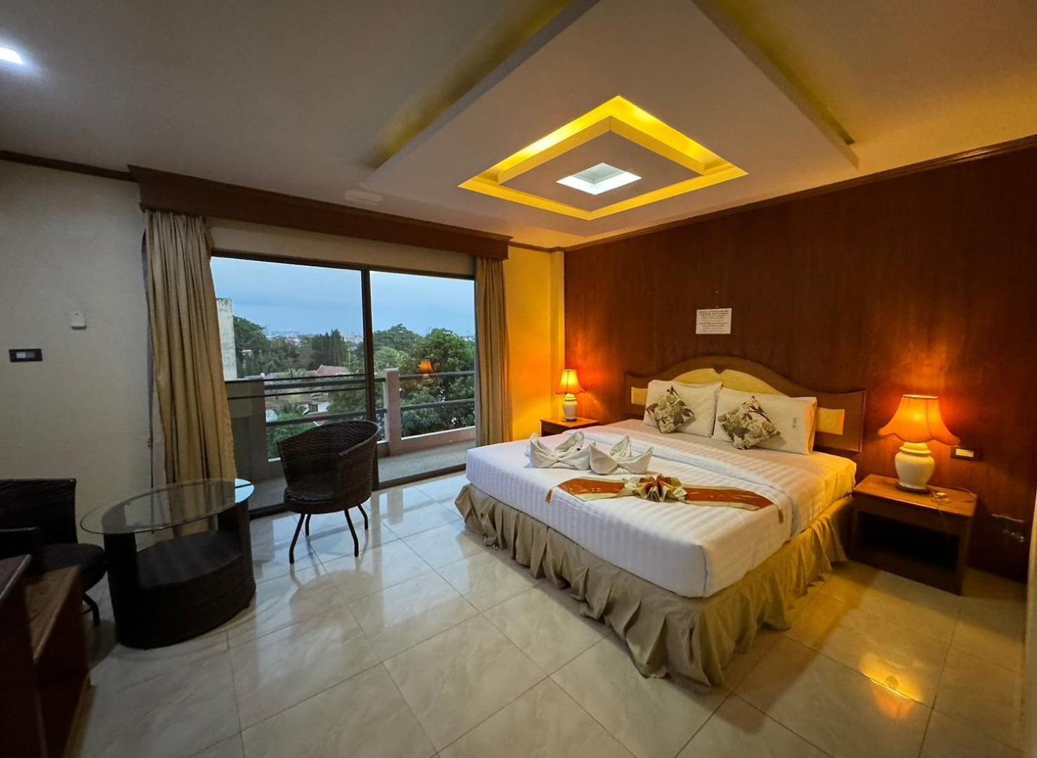 โรงแรม Mr.mac's Place 2*