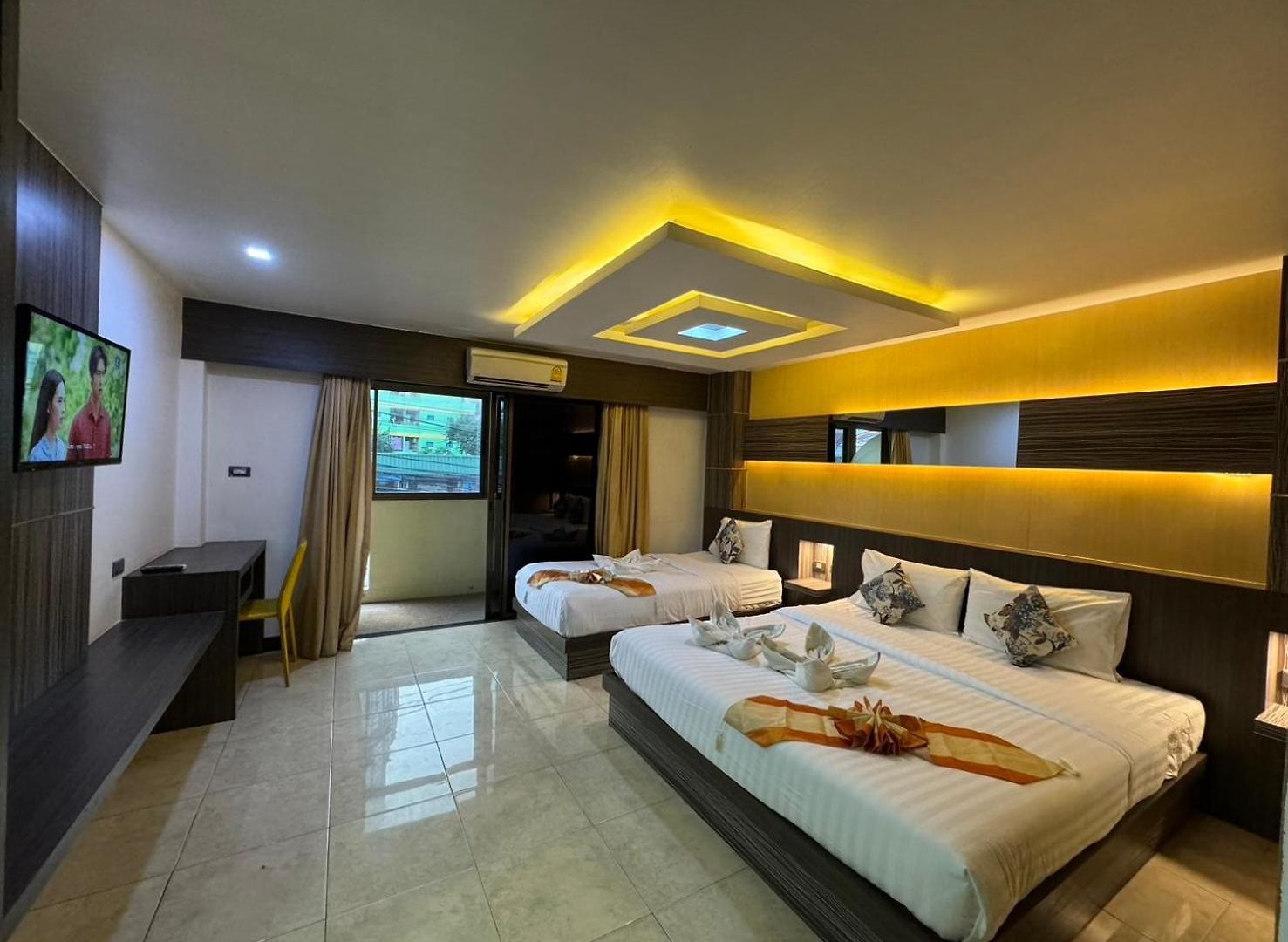 โรงแรม Mr.mac's Place 2*