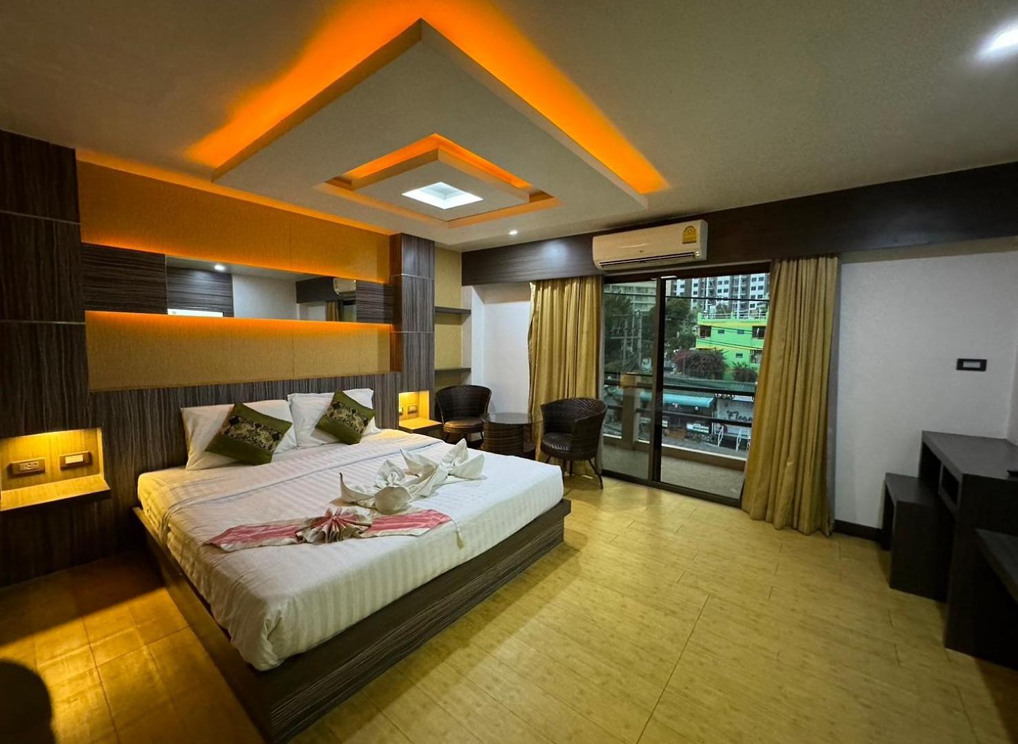 Mr.mac's Place โรงแรม Pattaya