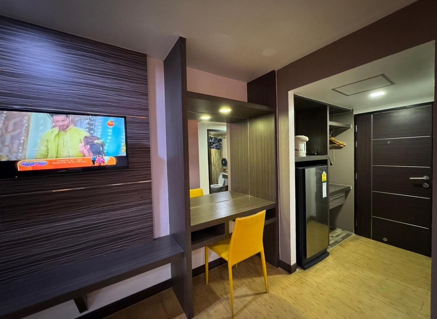 Mr.mac's Place โรงแรม 2*