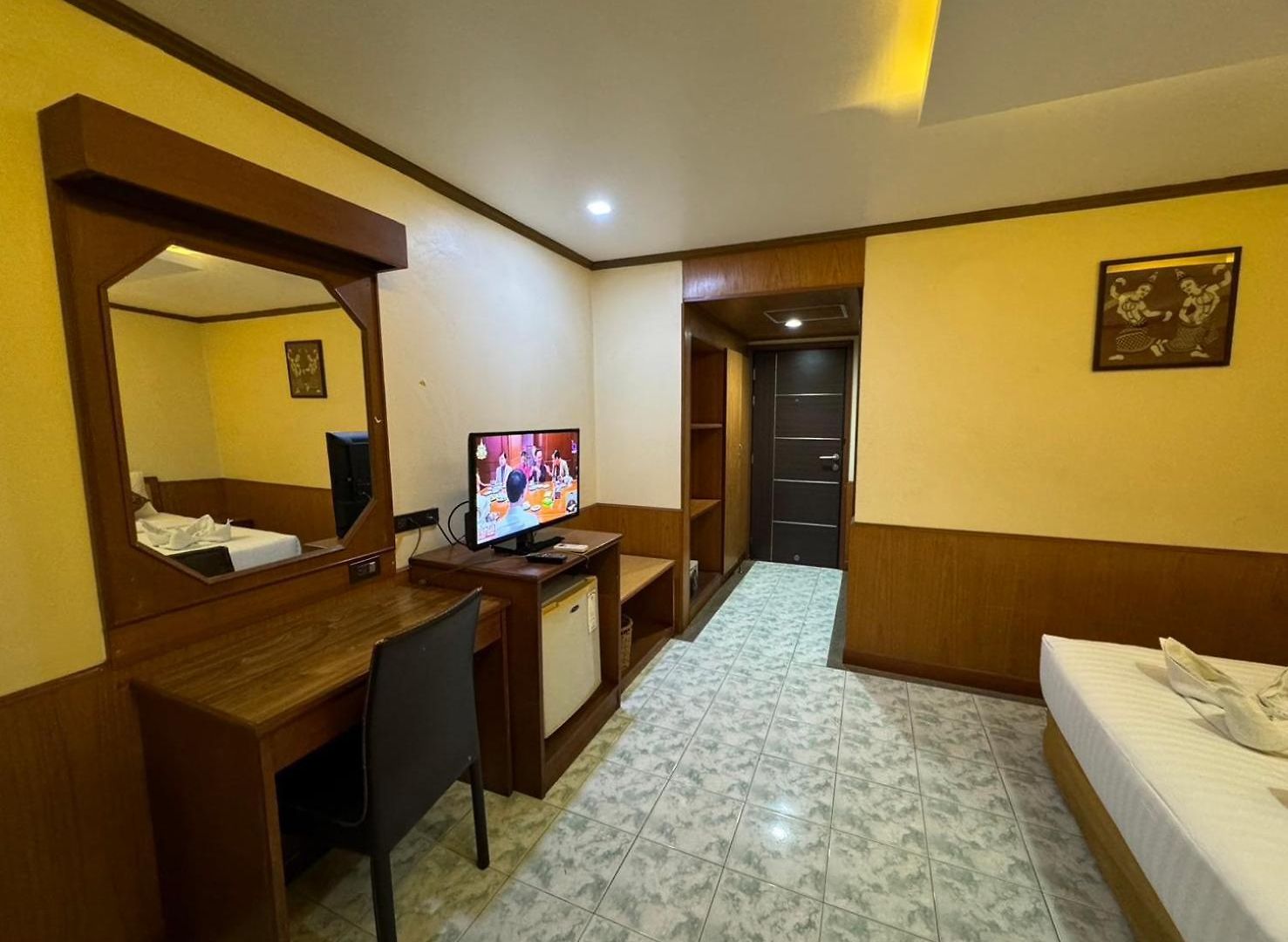 Mr.mac's Place 2*