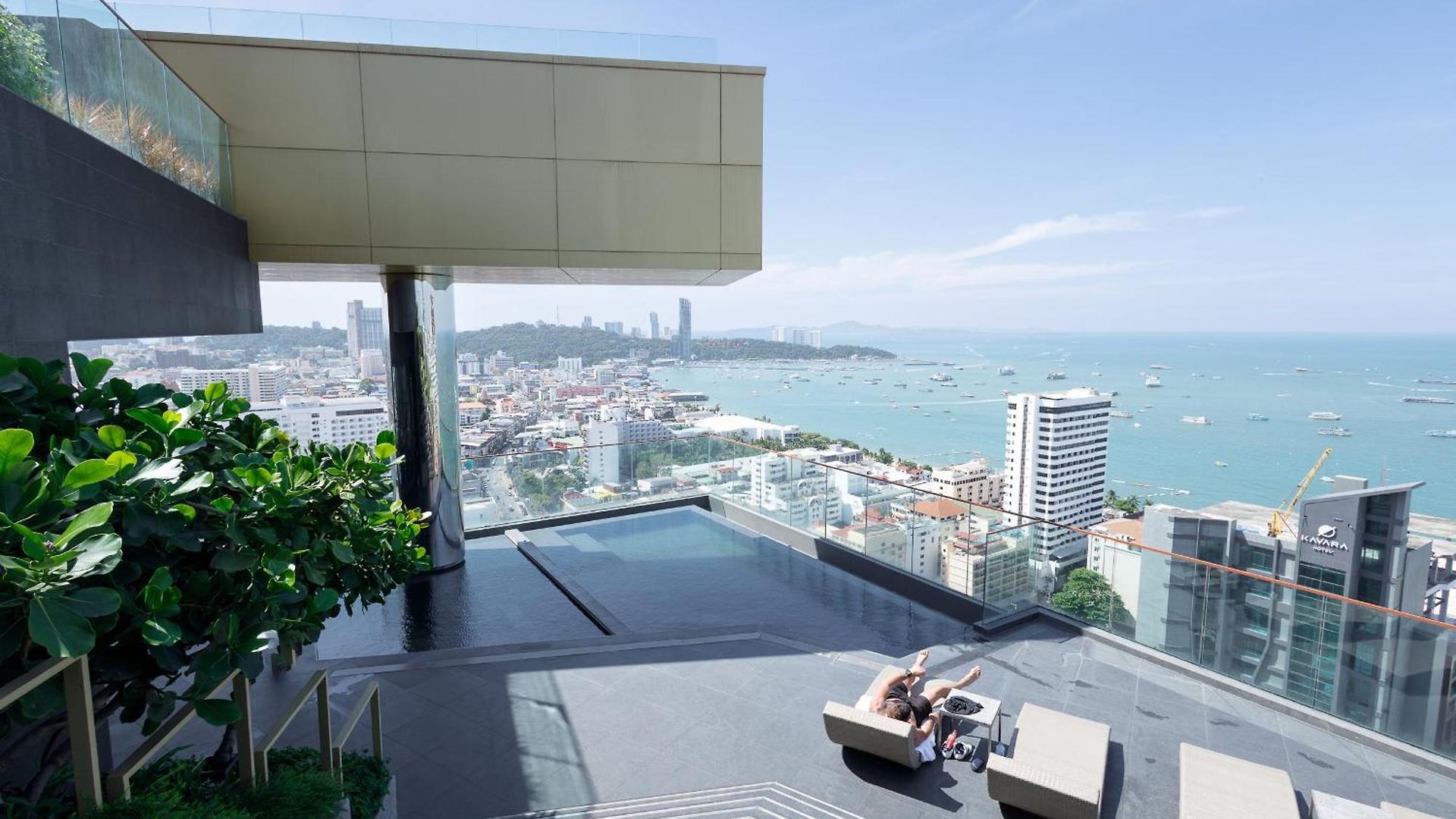 Apartment The Edge - Luxury 1 Bedroom - Seaview 17th Floor #304 Pattaya