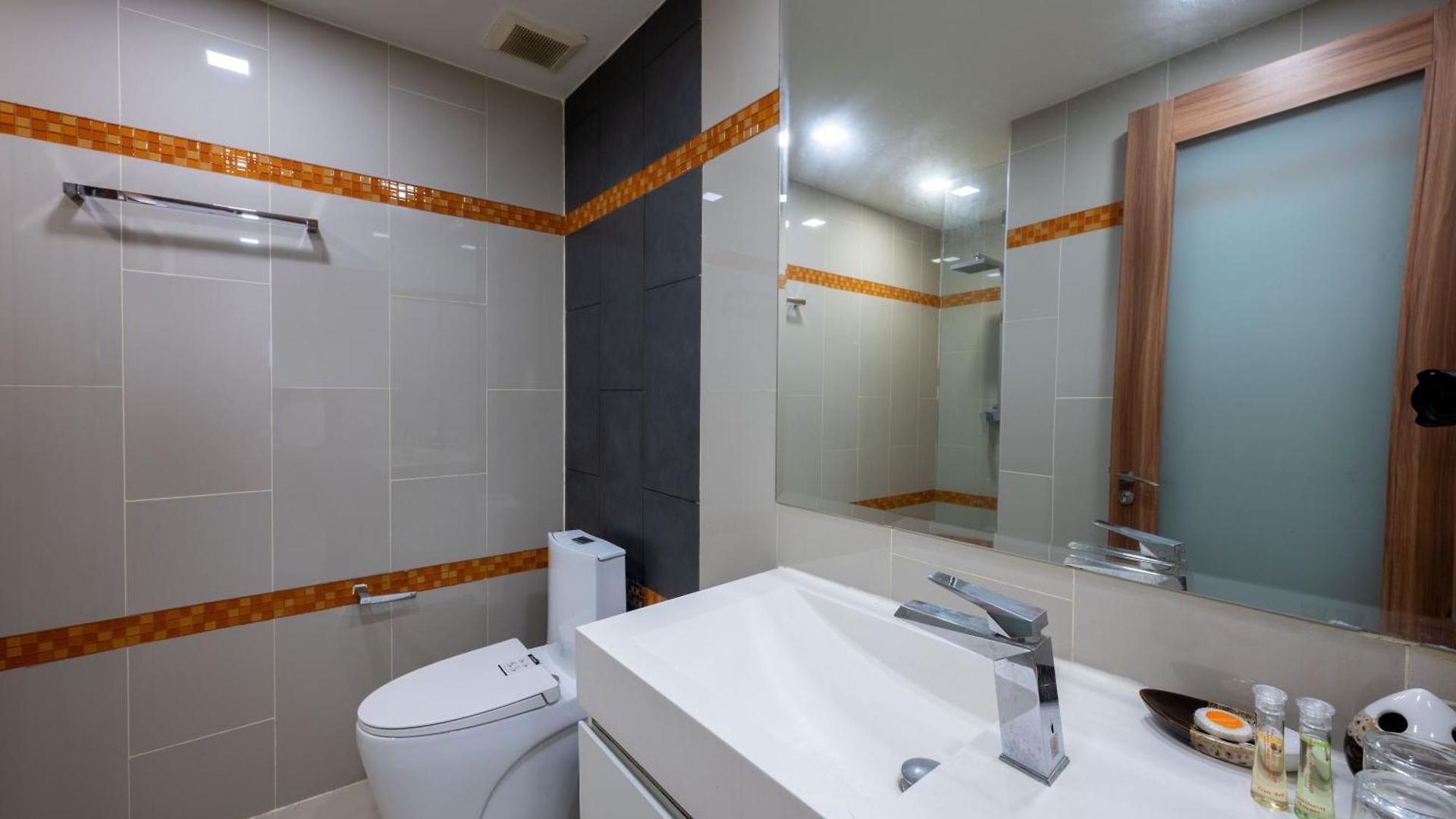 อพาร์ทเม้น C-view By Apartwell Pattaya