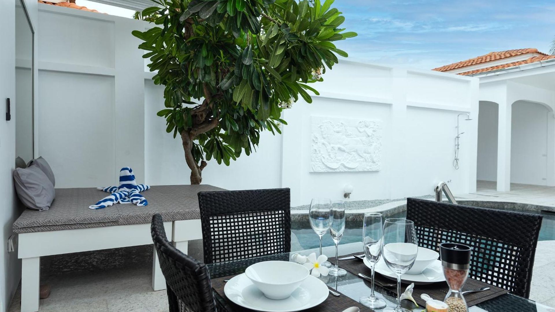Franken Luxury Pool วิลล่า Pattaya