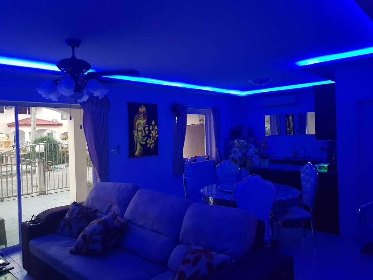 3 Bedroom Renovated House With In - And Outdoor Jacuzzi วันหยุดที่บ้าน Pattaya