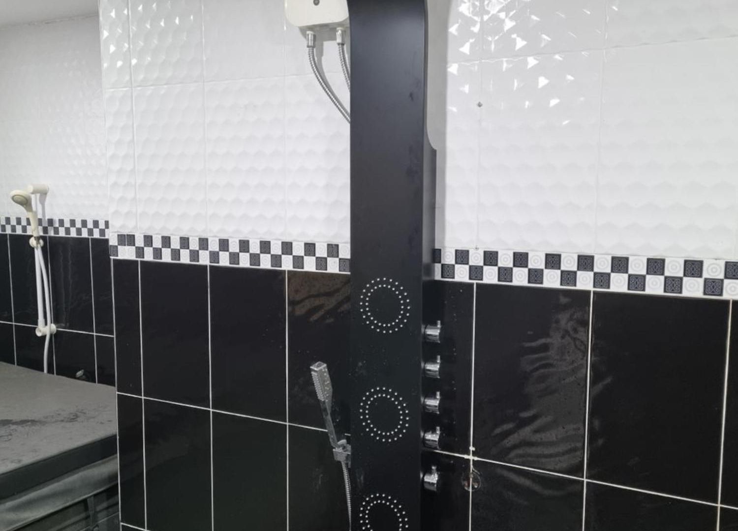 3 Bedroom Renovated House With In - And Outdoor Jacuzzi Pattaya