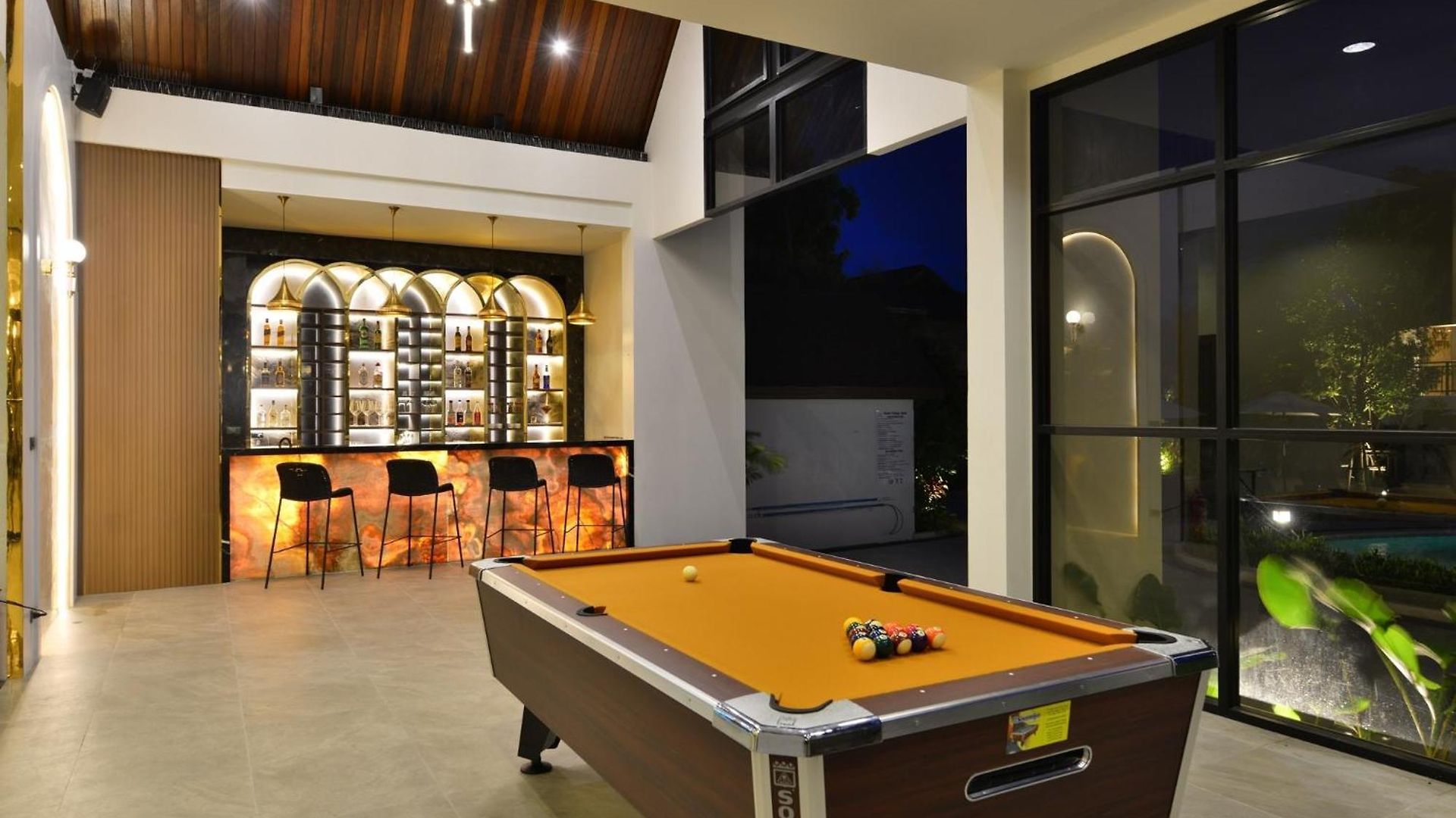 โรงแรม Kastel