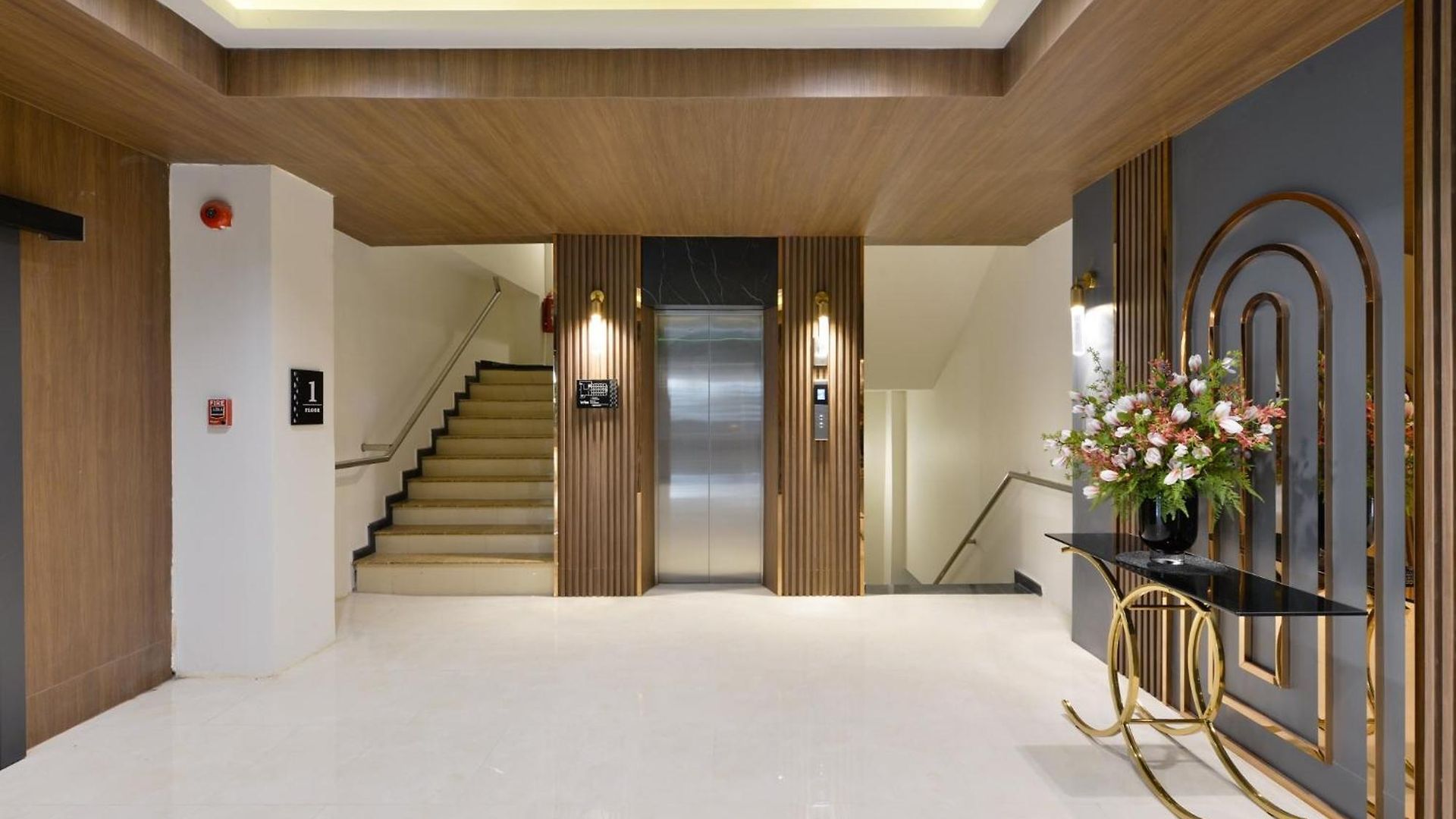 โรงแรม Kastel 4*