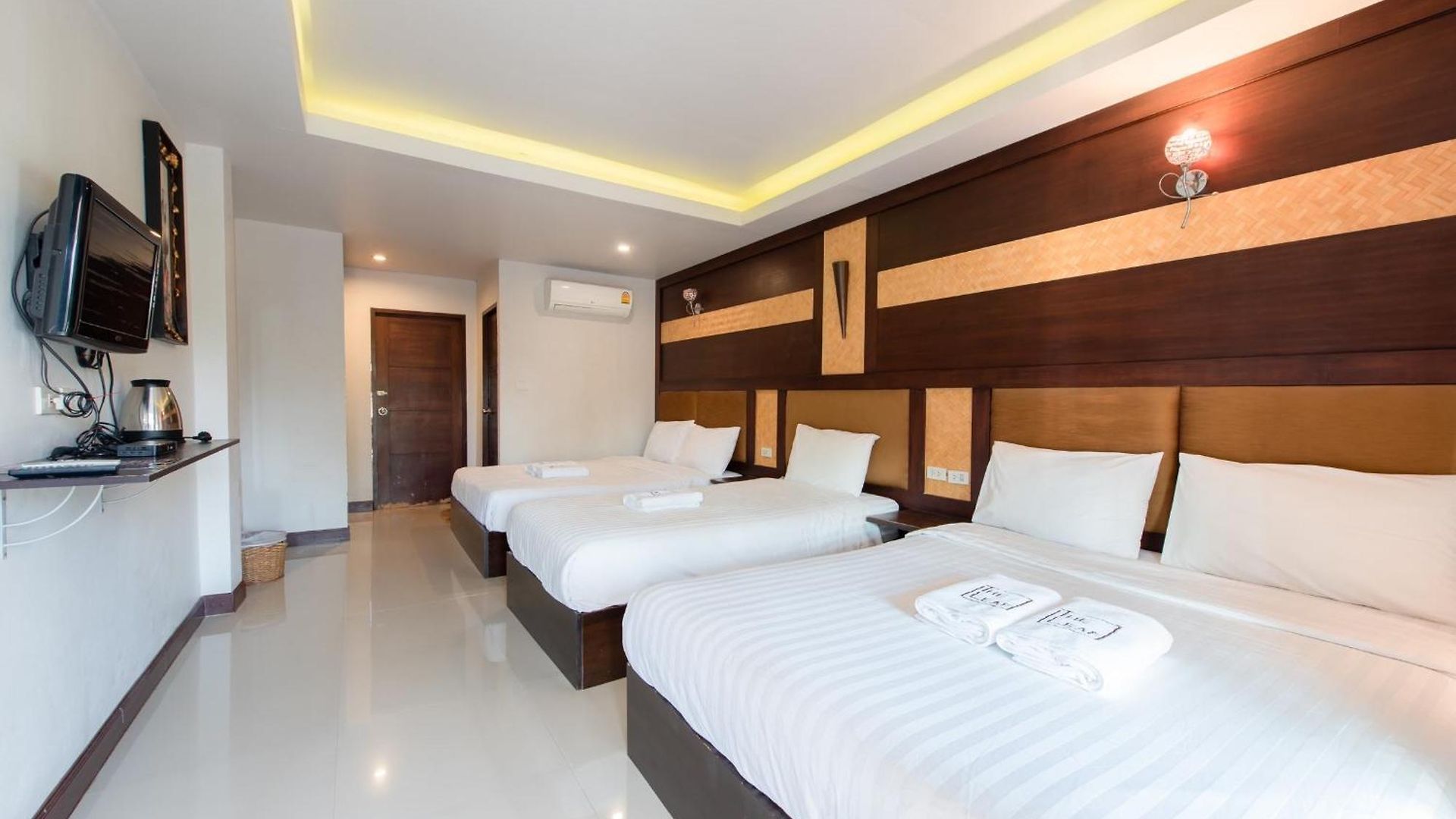โรงแรม The Leaf&pool Kohlarn เดอะลีฟ&พลู ที่พักเกาะล้าน