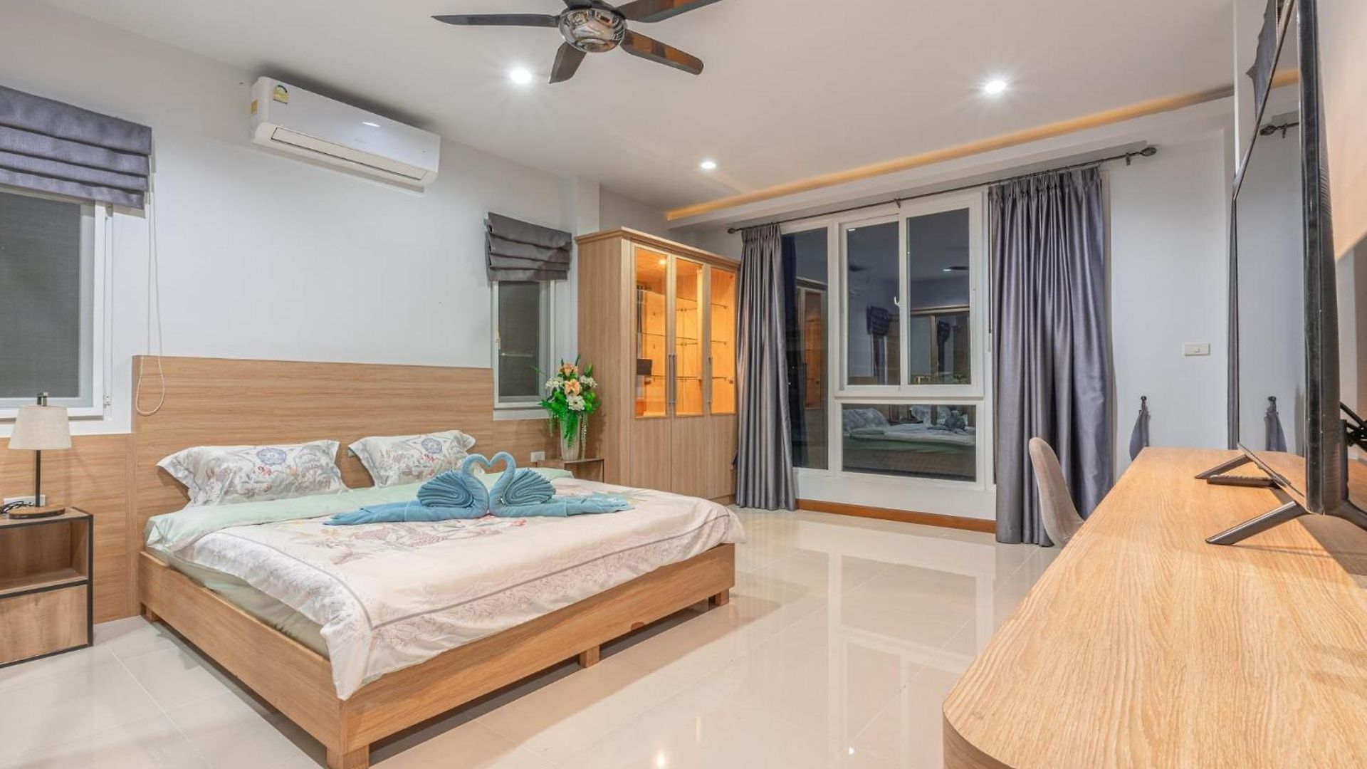 วิลล่า 5 Bedrooms Modern Pool Pattaya