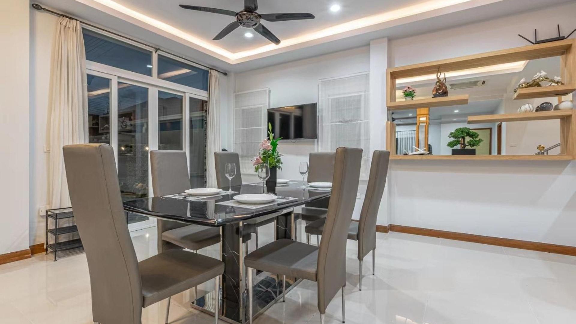 5 Bedrooms Modern Pool * Pattaya