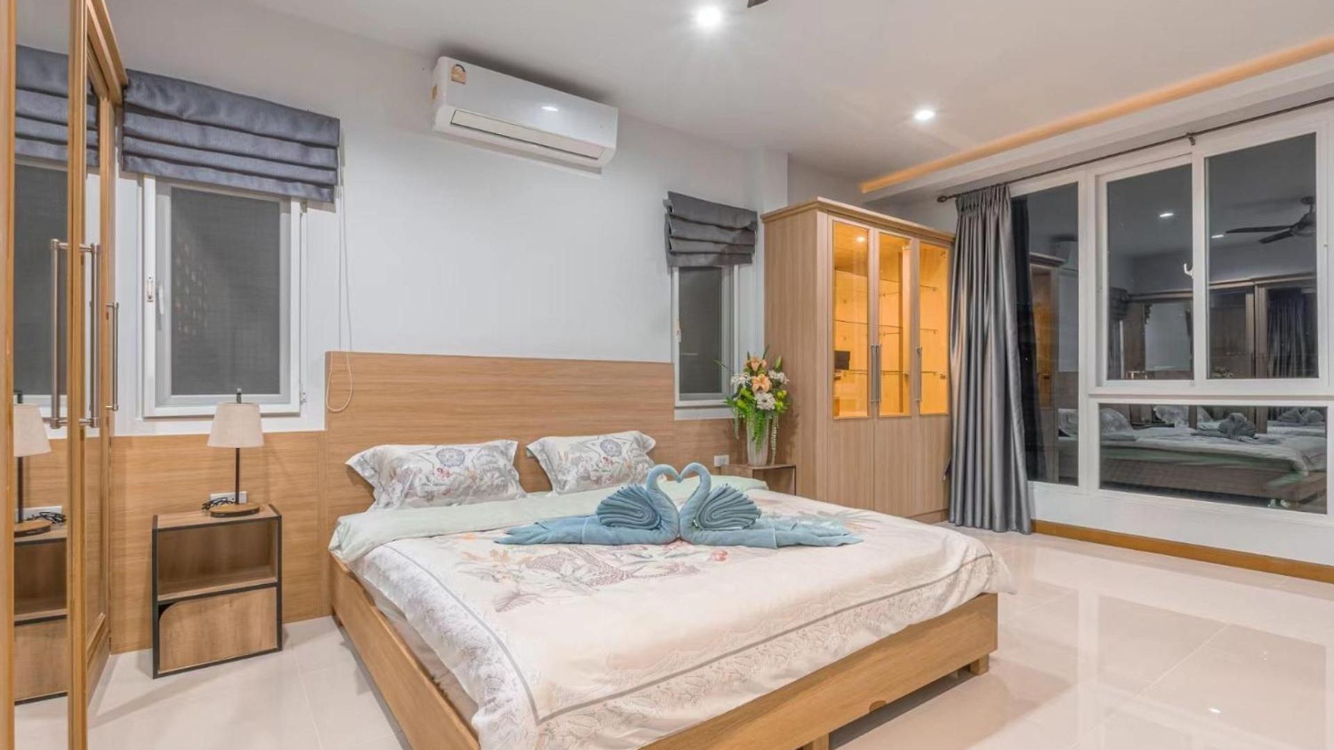 5 Bedrooms Modern Pool * Pattaya