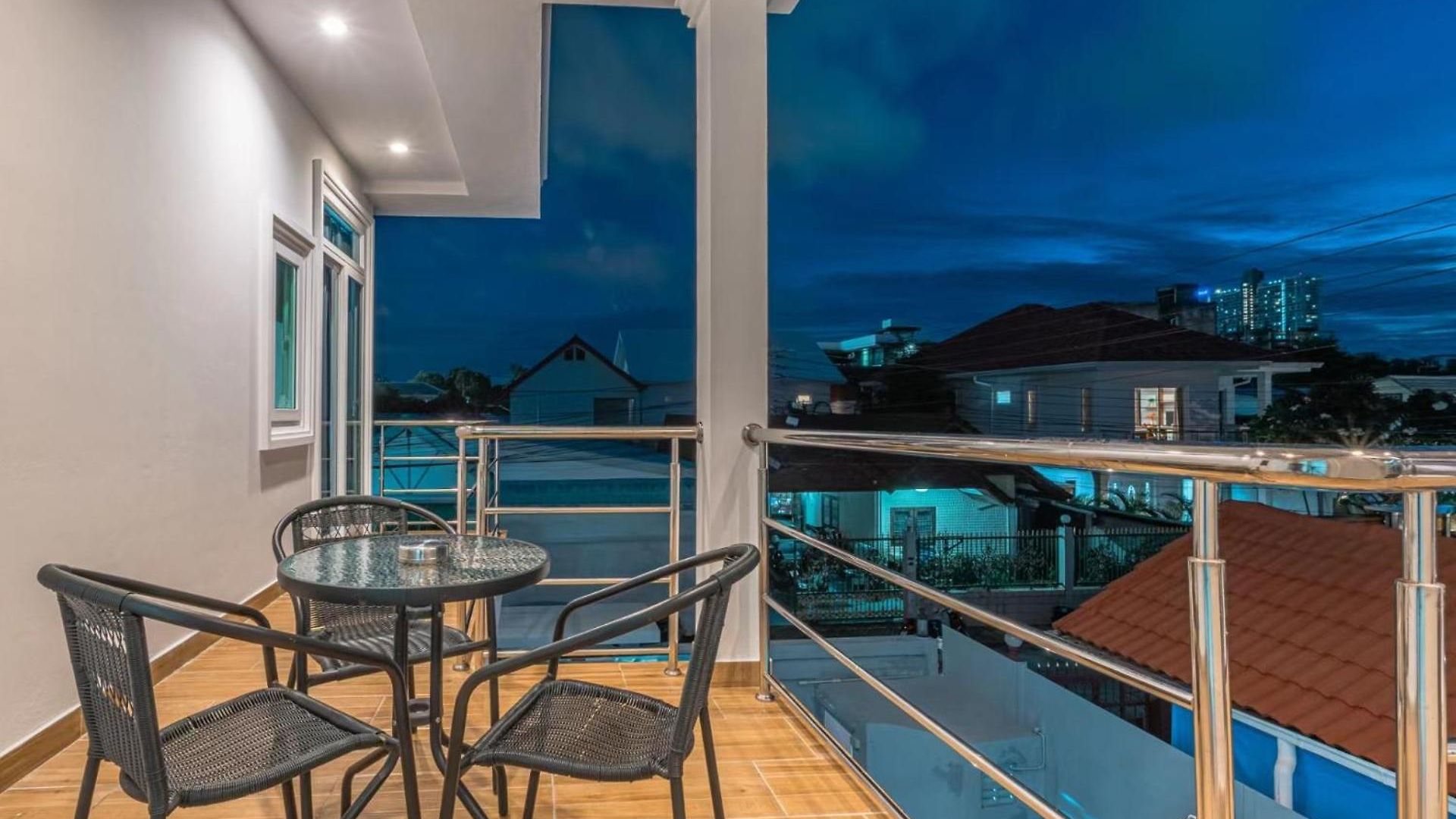 5 Bedrooms Modern Pool วิลล่า