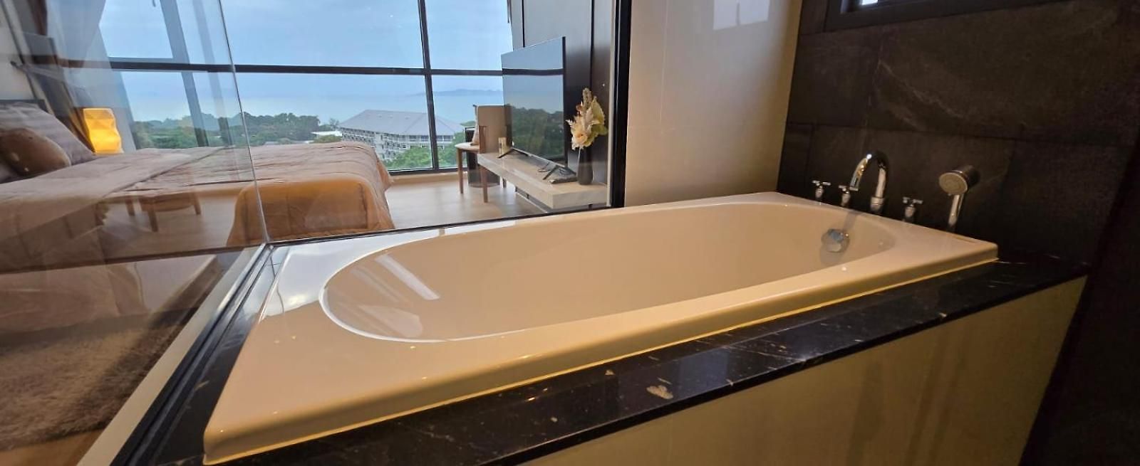 อพาร์ทเม้น Luxury 2 Bed Sea View - Location