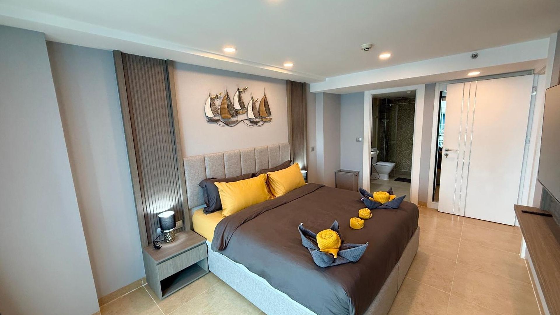 อพาร์ทเม้น Large Luxury - Centre - Centara Avenue, Pool View - 805 *