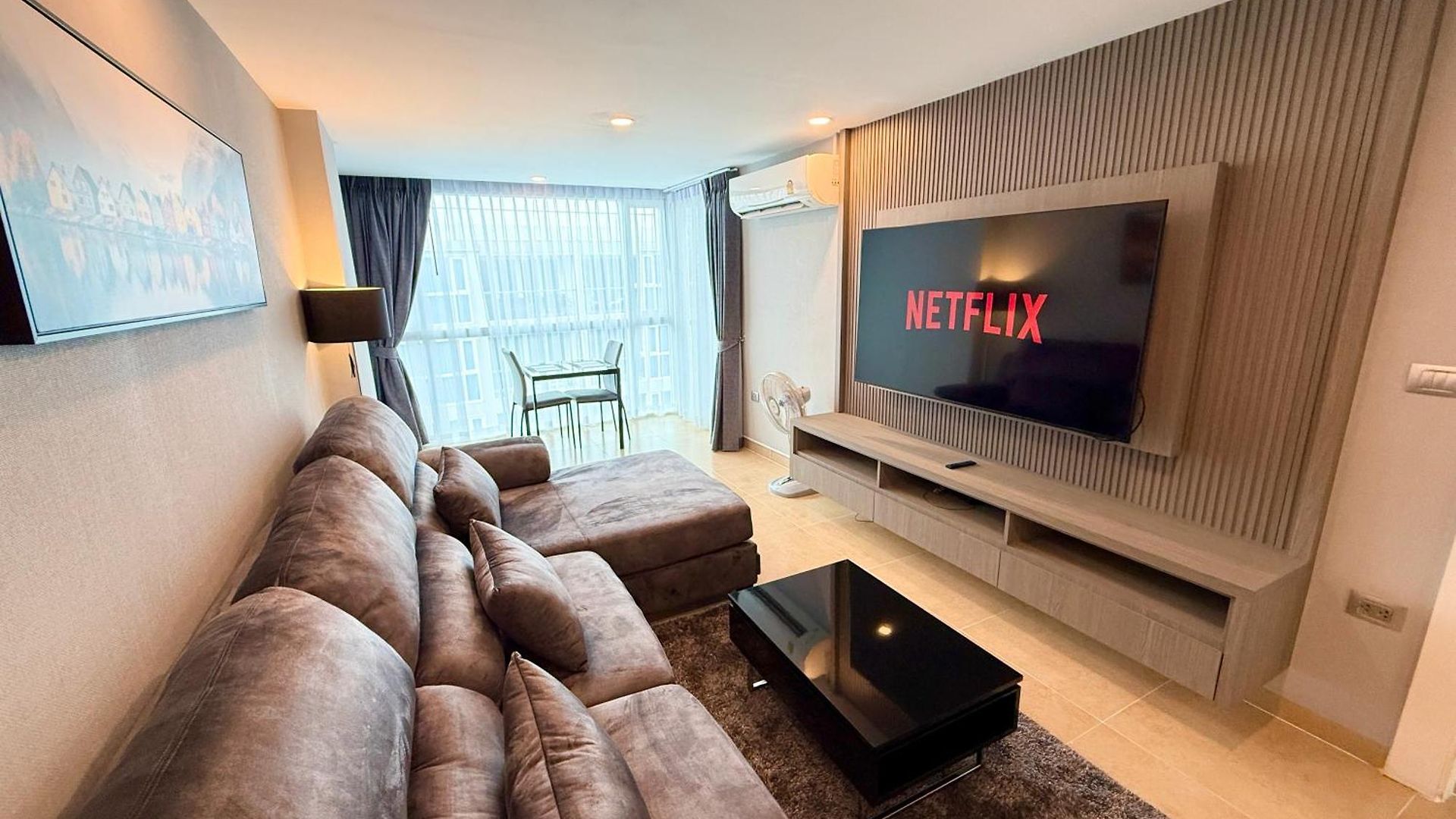 Large Luxury - Centre - Centara Avenue, Pool View - 805 อพาร์ทเม้น Pattaya