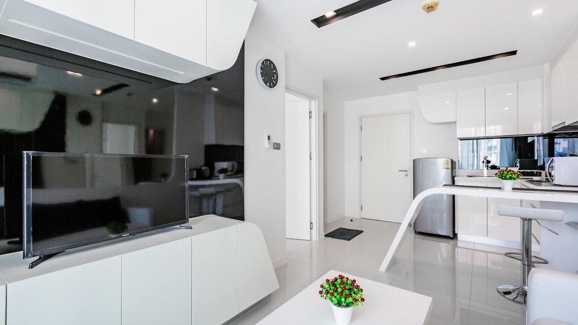 New Superb One-bedroom In The Heart Of Apartment