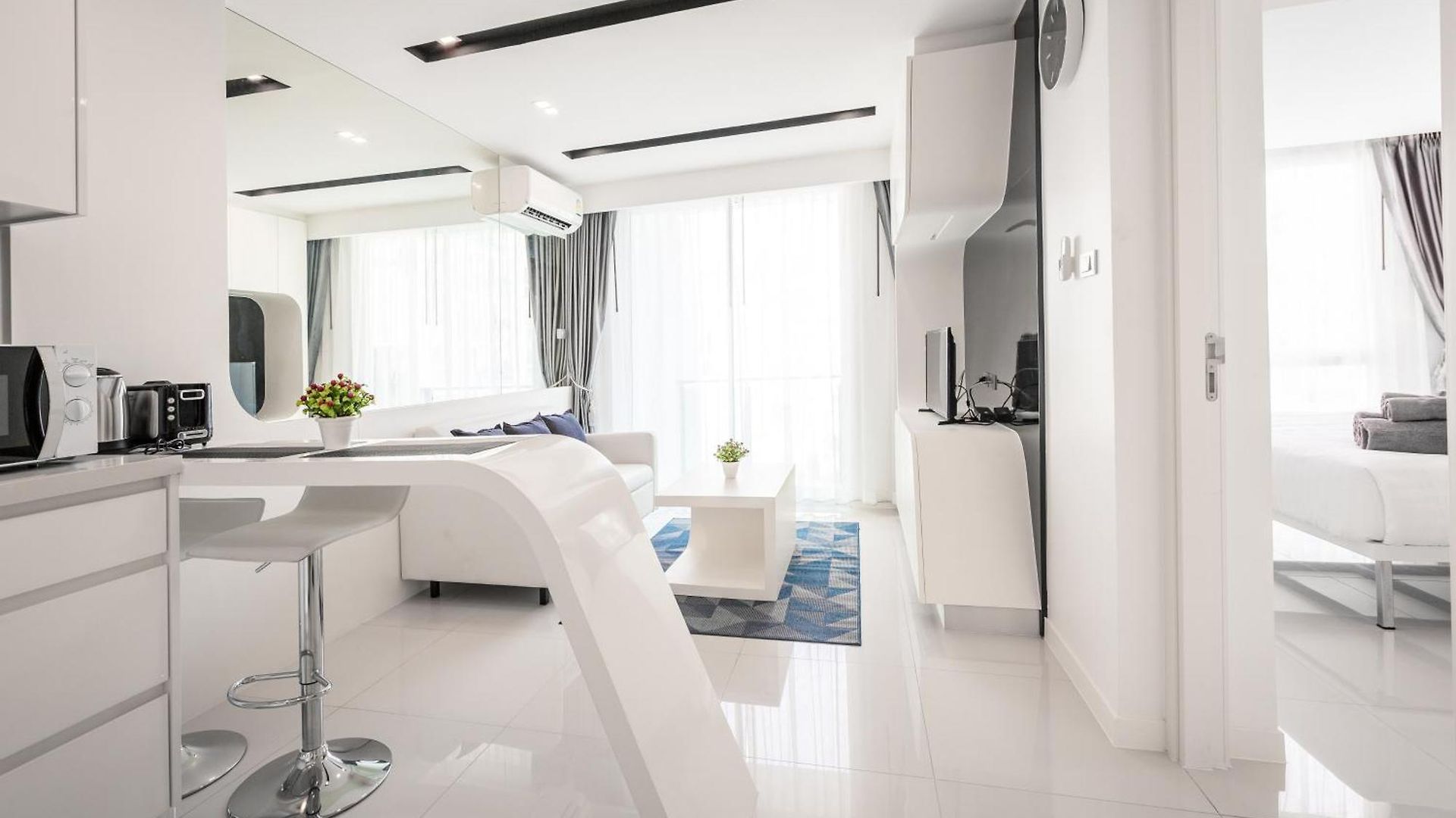 New Superb One-bedroom In The Heart Of Apartment