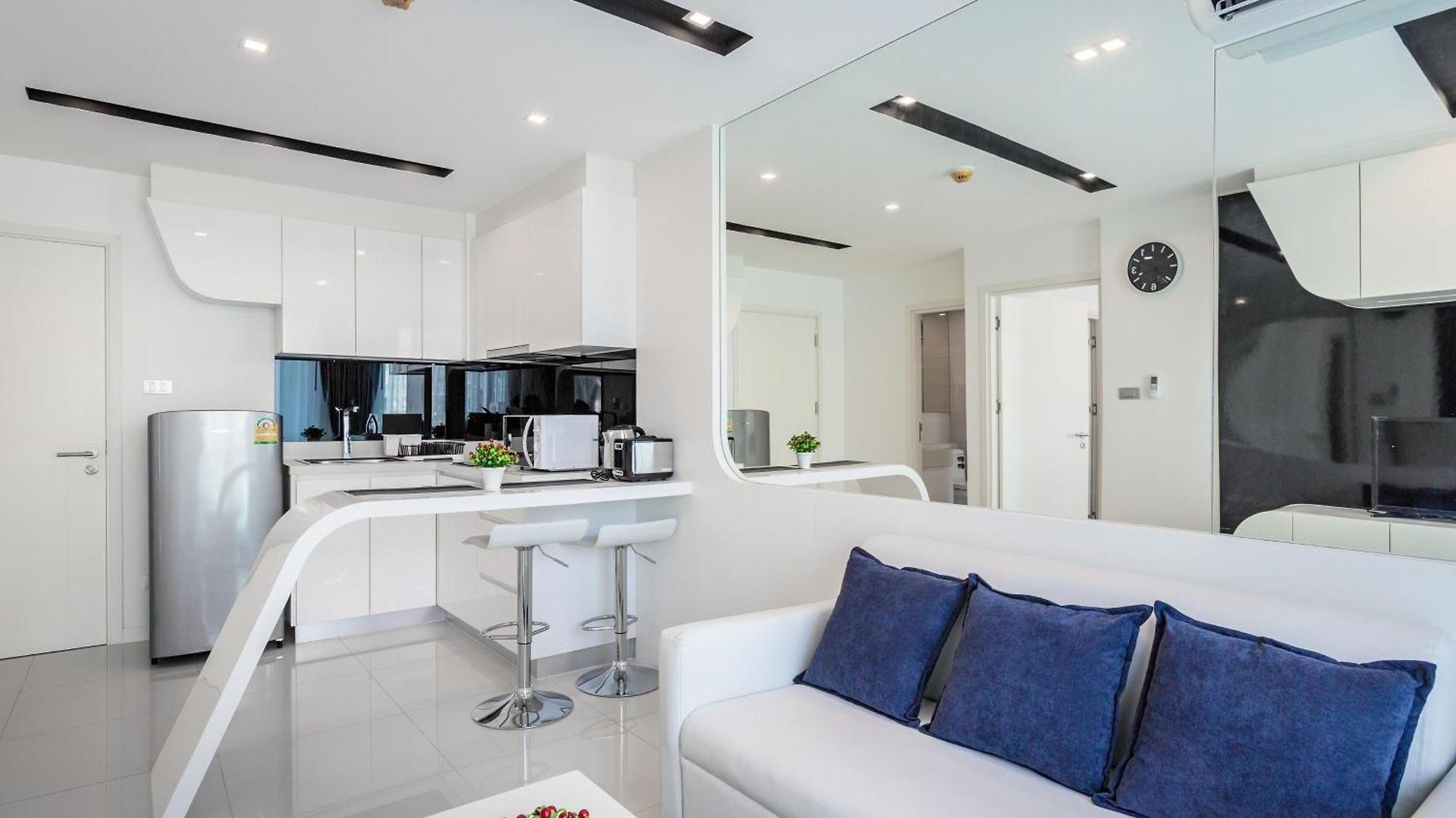 New Superb One-bedroom In The Heart Of Apartment *
