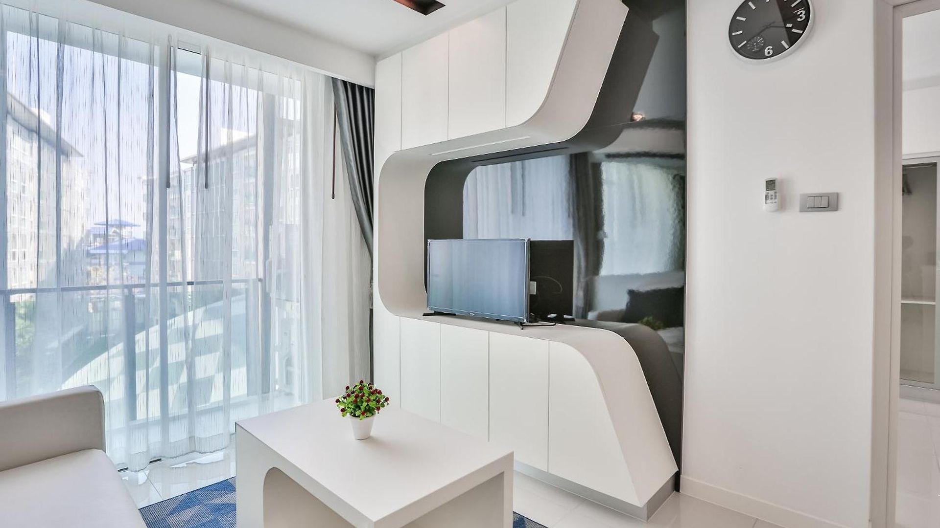 New Superb One-bedroom In The Heart Of Apartment *