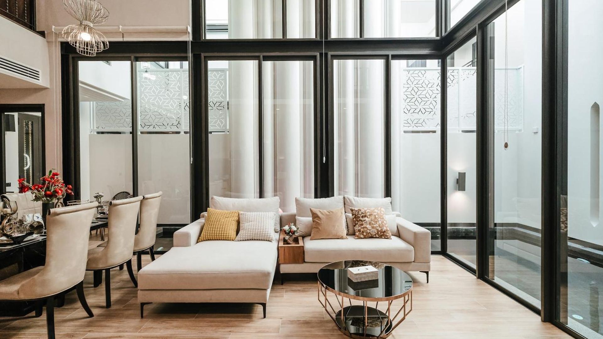 วิลล่า Viola & Olivia Pool Villa,