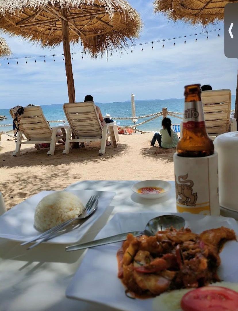 Amazing Spacious Seaview Apartment Pattaya